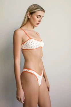 Blair Scoop Neck Bikini Top -Dippin Daisys Shop D4253JWFLD SHCK blair top shortcake 2