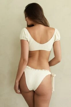 Barcelona Crop Top -Dippin Daisys Shop D4304 GDPT barcelona top gardenia pointelle 3