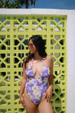 Dippin Daisys Shop -Dippin Daisys Shop LINDSAY ONE PIECE HIBISCUS PUNCH 4326f25c 5eca 4036 ae97 da7ff321a04a