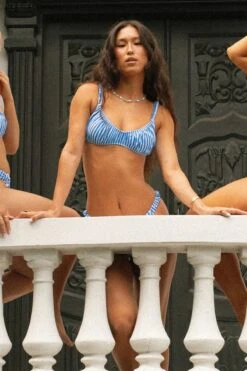 Paradise Top 9 Paradise Top -Dippin Daisys Shop PARADISE TOP NANTUCKET b680b267 5eab 4f08 a31f ad4e1acbe3ac