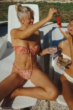 Pia Bandeau Bikini Top -Dippin Daisys Shop PIA TOP POMODORO3