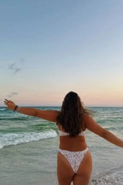 Siena Thong Bikini Bottom -Dippin Daisys Shop SIENNA BOTTOM TROPICAL POSTCARD3